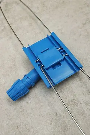 Фото №4 - Вик: Держатель мопов 60см под карман метал рамка синий MRY