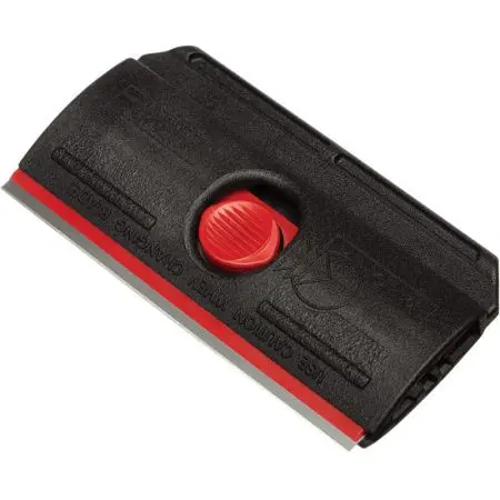 Фото №1 - Vileda: Скребок для окон Эволюшн черный