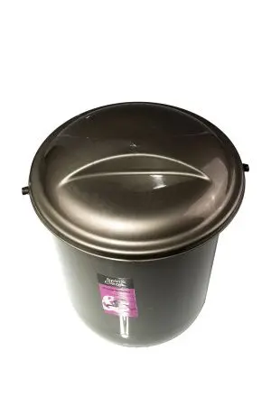 Хозяйственный инвентарь: Ведро 12л пластик с крышкой